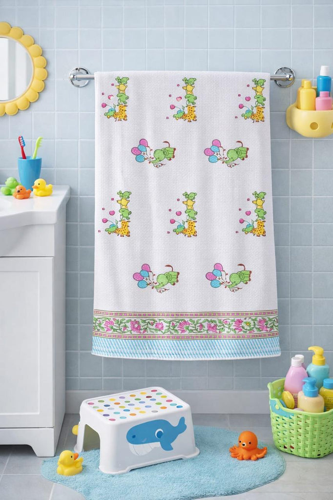Kids Cotton Frog & Balloon Print Towel – Soft, Absorbent & Skin-Friendly